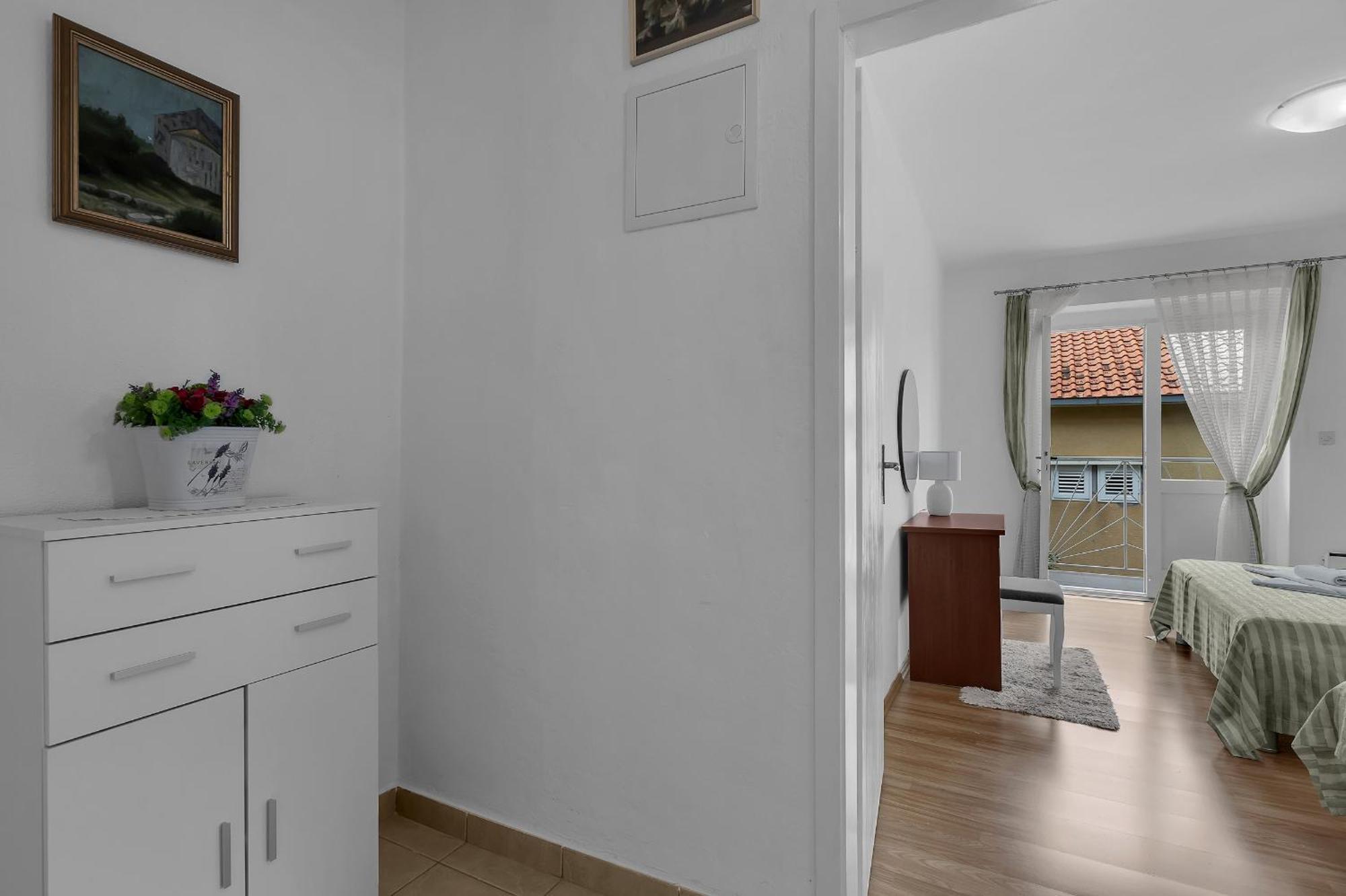 Apartment And Rooms Mila Makarska Exterior photo