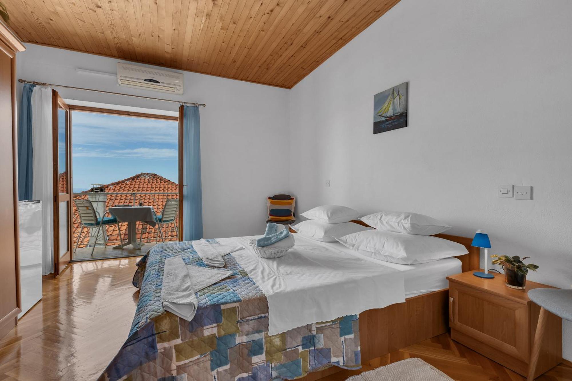 Apartment And Rooms Mila Makarska Exterior photo