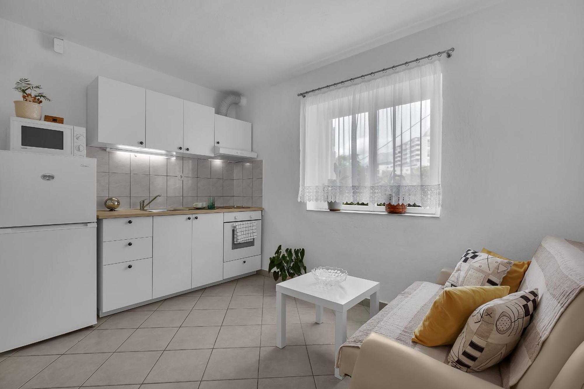 Apartment And Rooms Mila Makarska Exterior photo