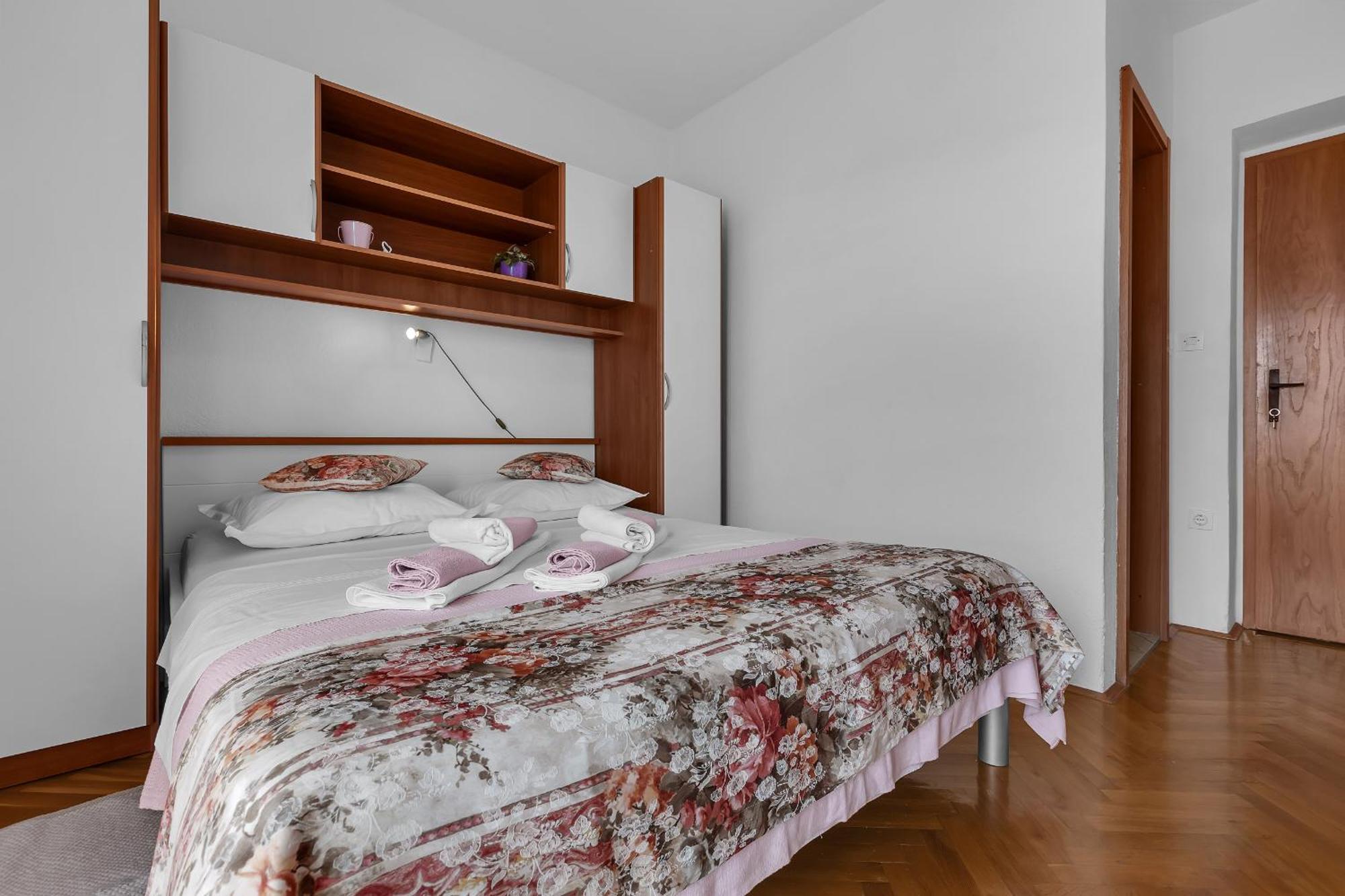 Apartment And Rooms Mila Makarska Exterior photo