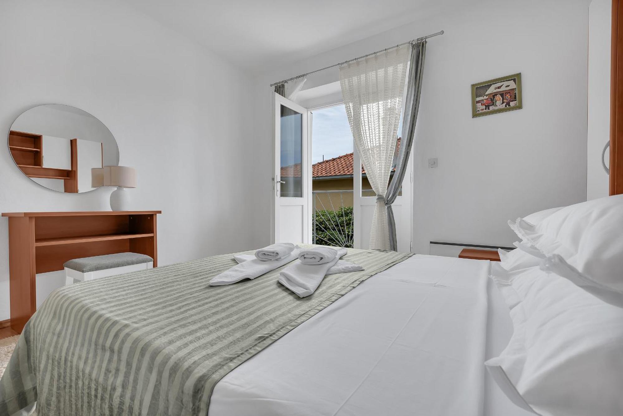 Apartment And Rooms Mila Makarska Exterior photo