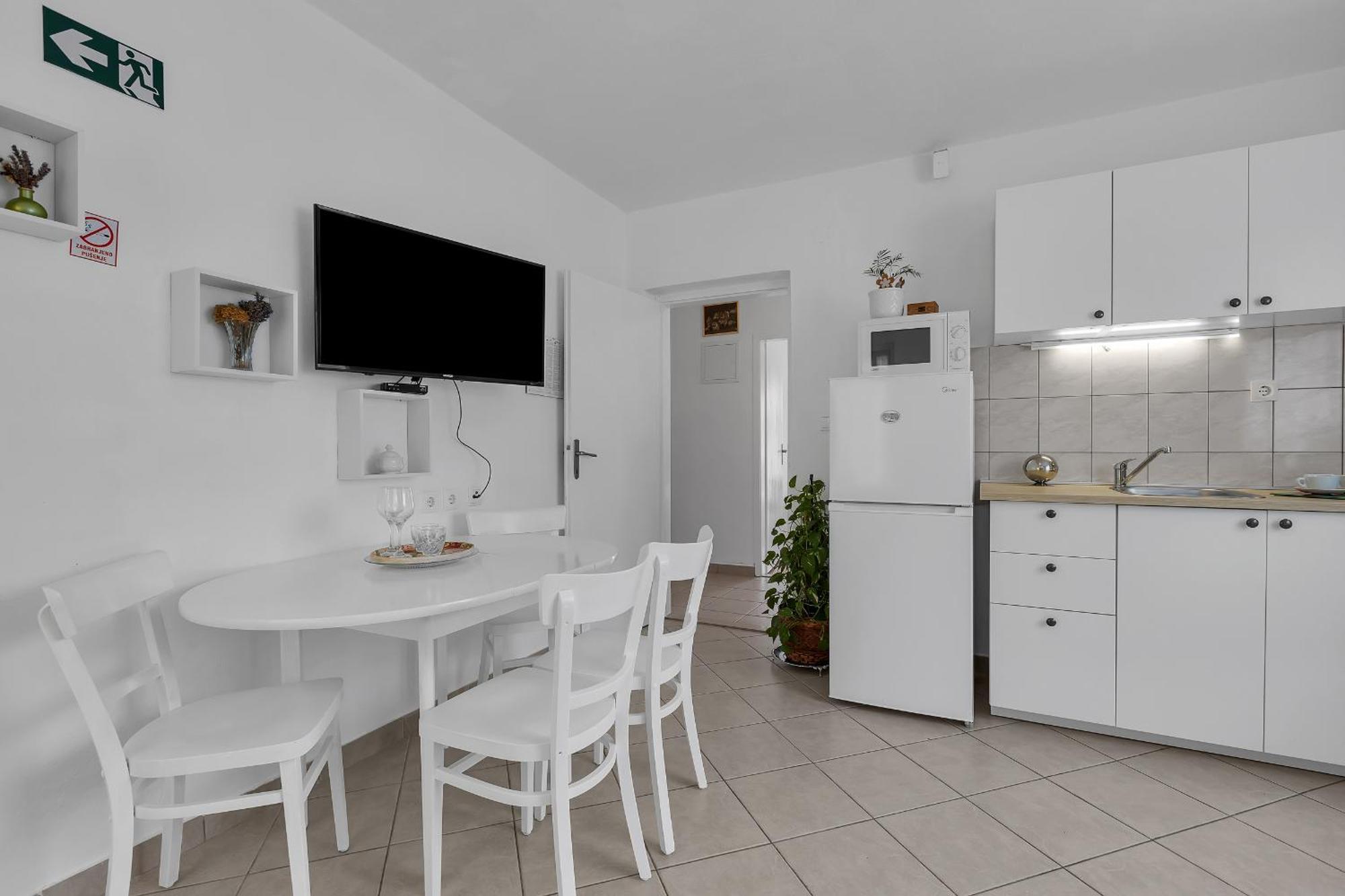 Apartment And Rooms Mila Makarska Exterior photo