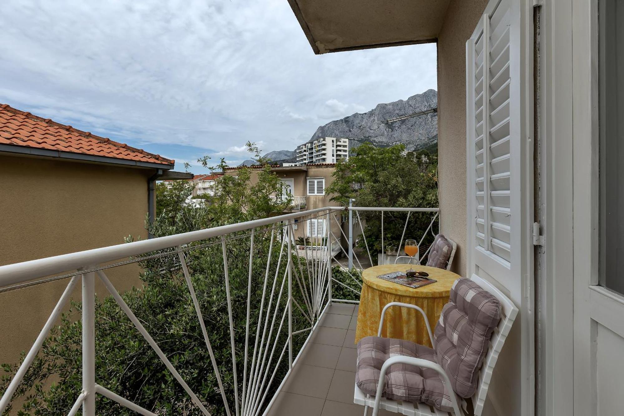 Apartment And Rooms Mila Makarska Exterior photo