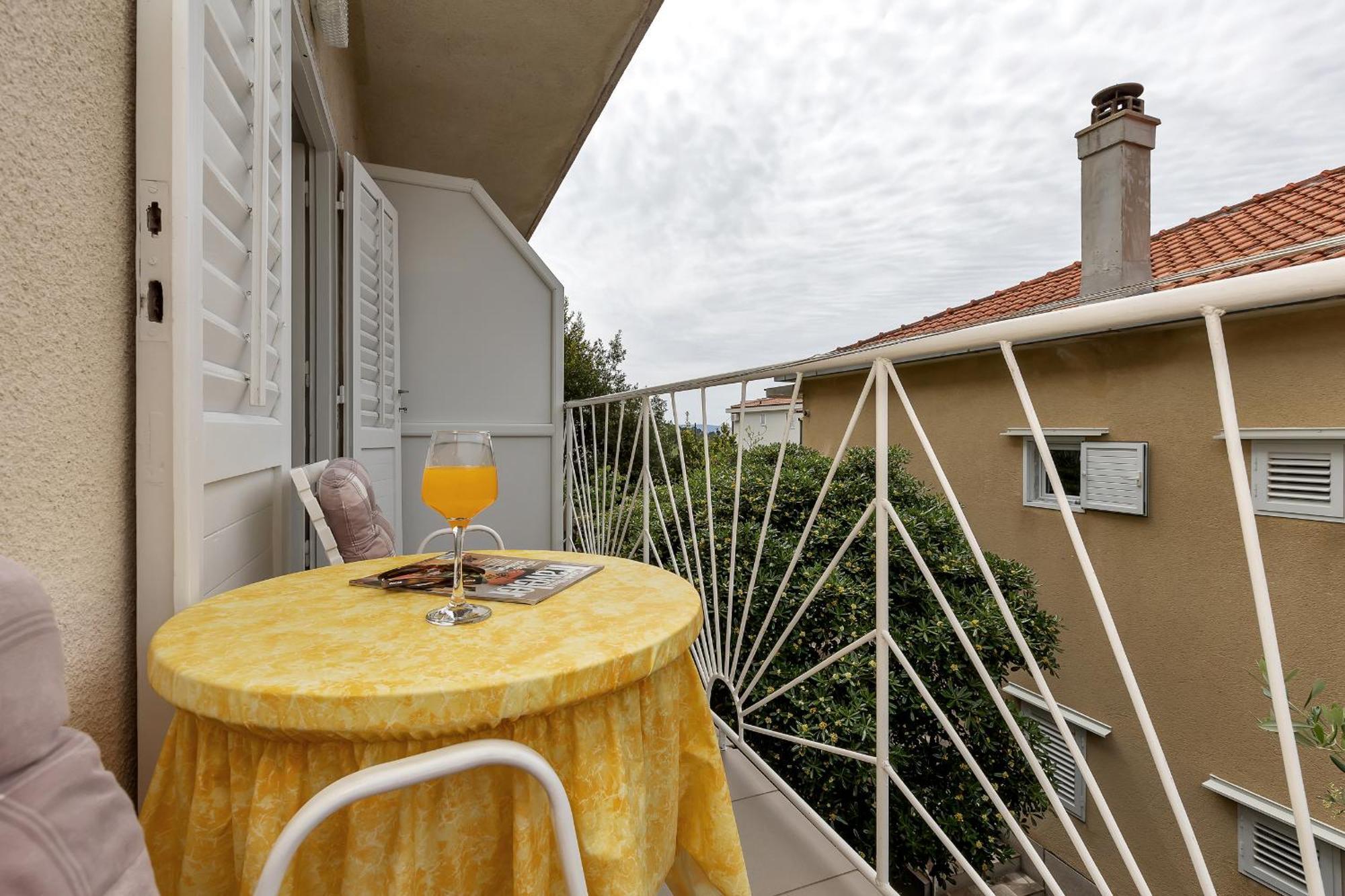 Apartment And Rooms Mila Makarska Exterior photo